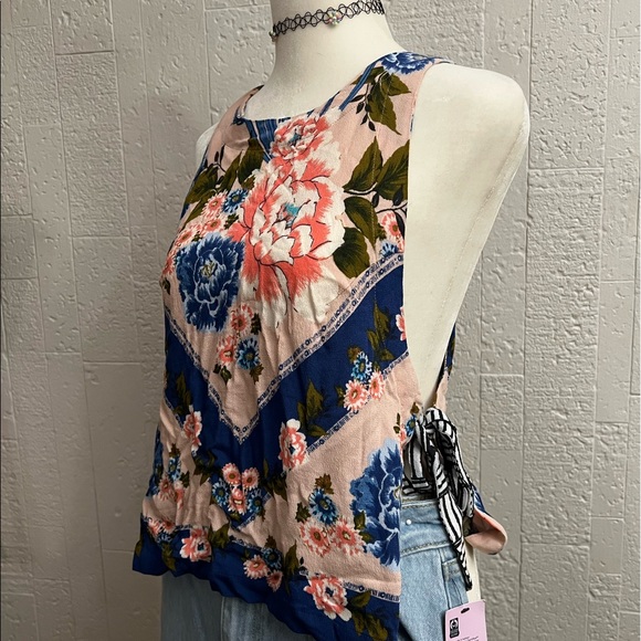 Free People top - Picture 4 of 7